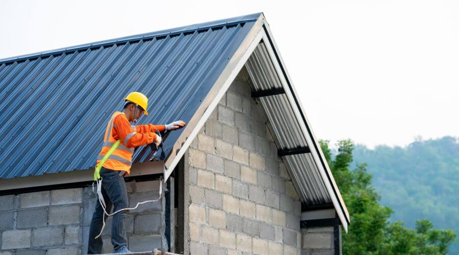 Professional gutter cleaning in Pleasanton, KS